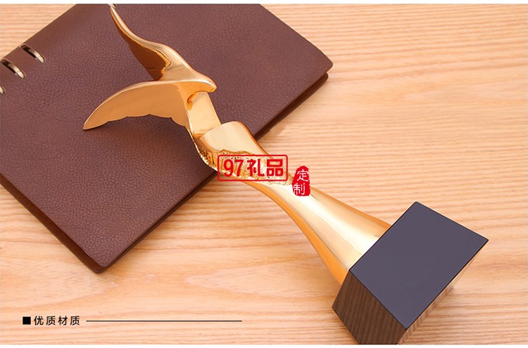 2017年新款電鍍金屬金鷹獎(jiǎng)杯 公司獎(jiǎng)杯 活動獎(jiǎng)杯