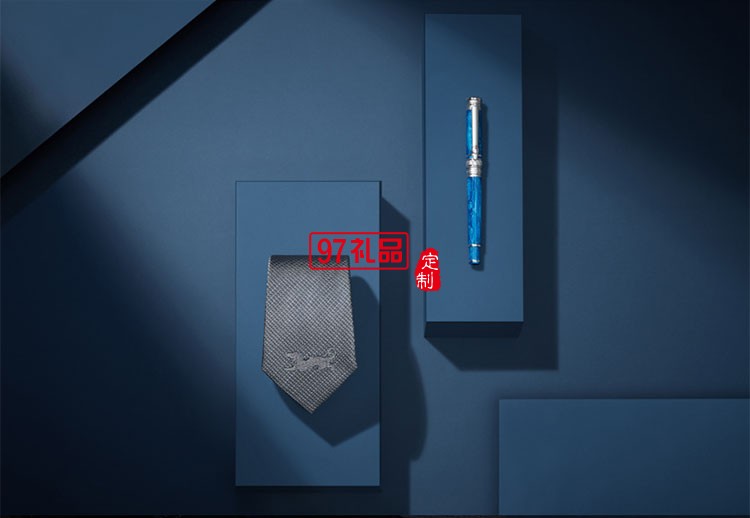 萬事利元首禮麒麟從容不迫 精英派頭 縱情馳騁，盡享生活    